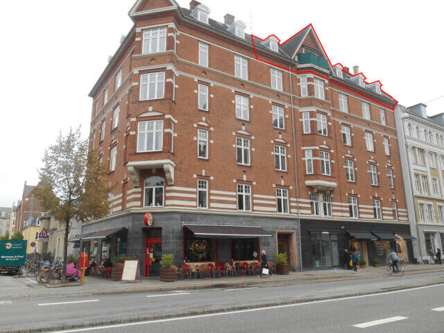 Charmerende og lys 4-værelses lejlighed med altan