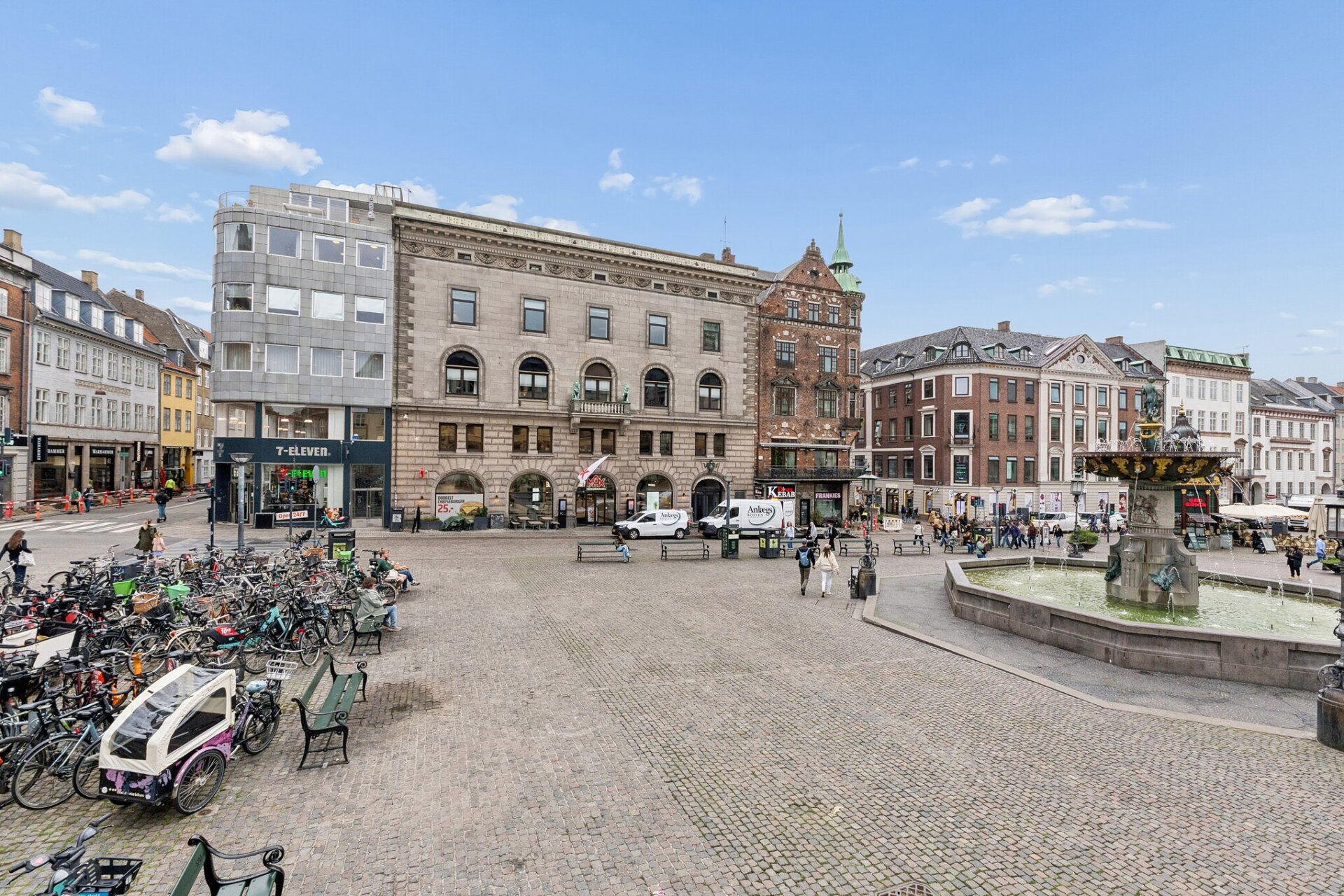 Caritas springvandet, Gammeltorv, København K